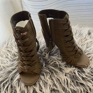 Charlotte Russe shoes, only worn 1 time, very stylish shoe